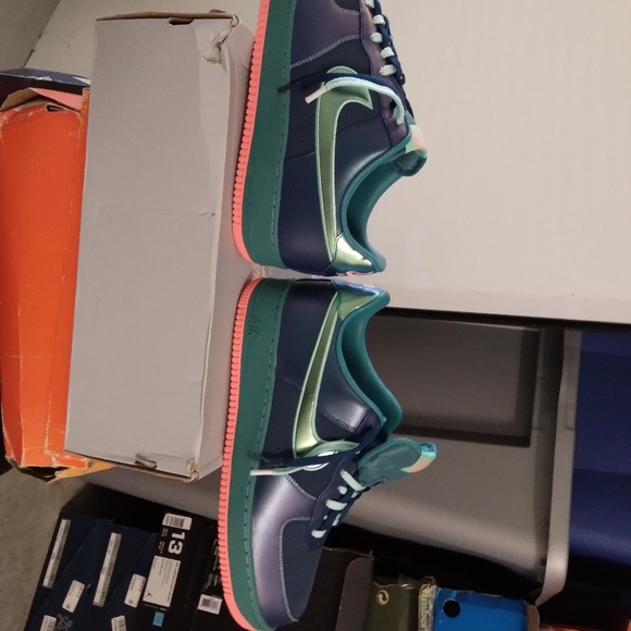 Air Force 1 - Picture 4 of 6